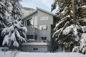 Гостиница Belle Neige Suites: Whistler, Уистлер